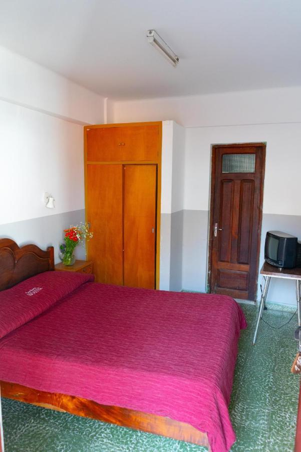 Hostal Zeballos Tarija Buitenkant foto