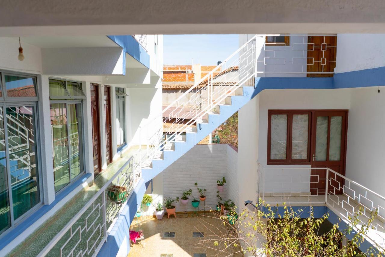 Hostal Zeballos Tarija Buitenkant foto