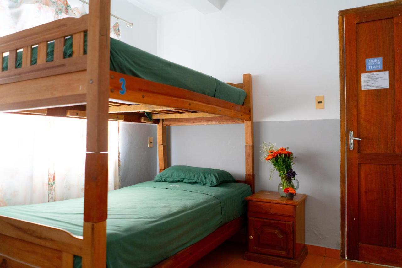 Hostal Zeballos Tarija Buitenkant foto