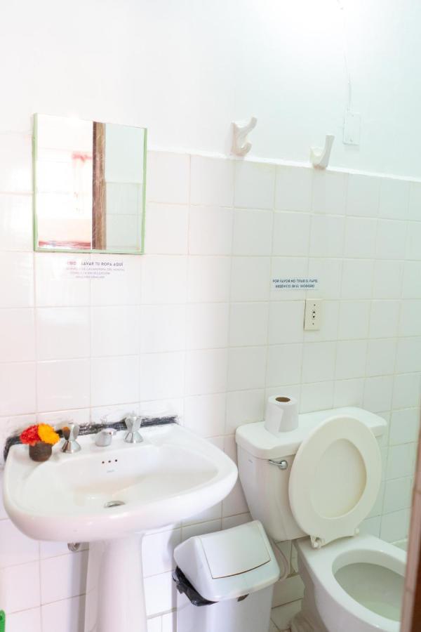 Hostal Zeballos Tarija Buitenkant foto